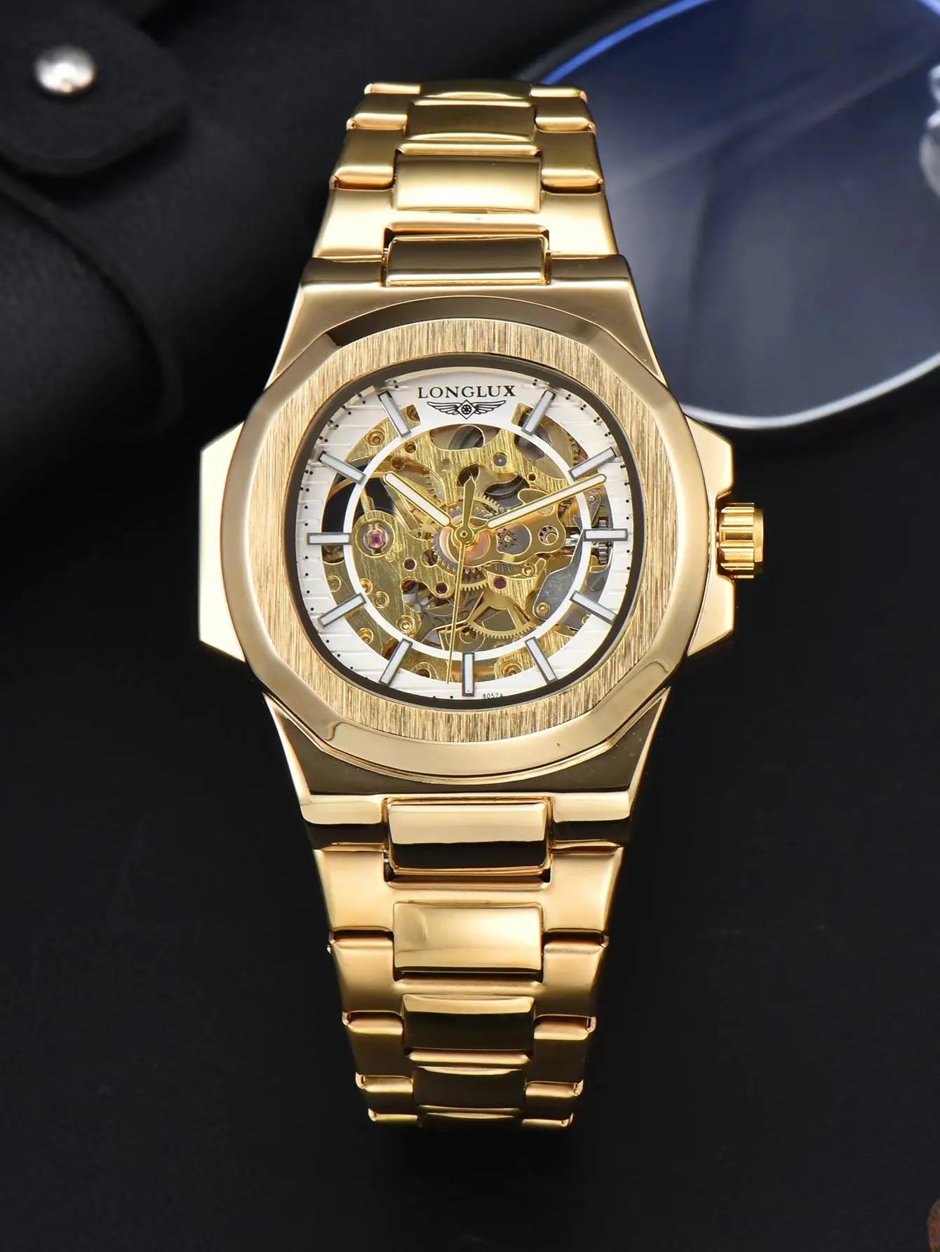 Reloj con movimiento suizo