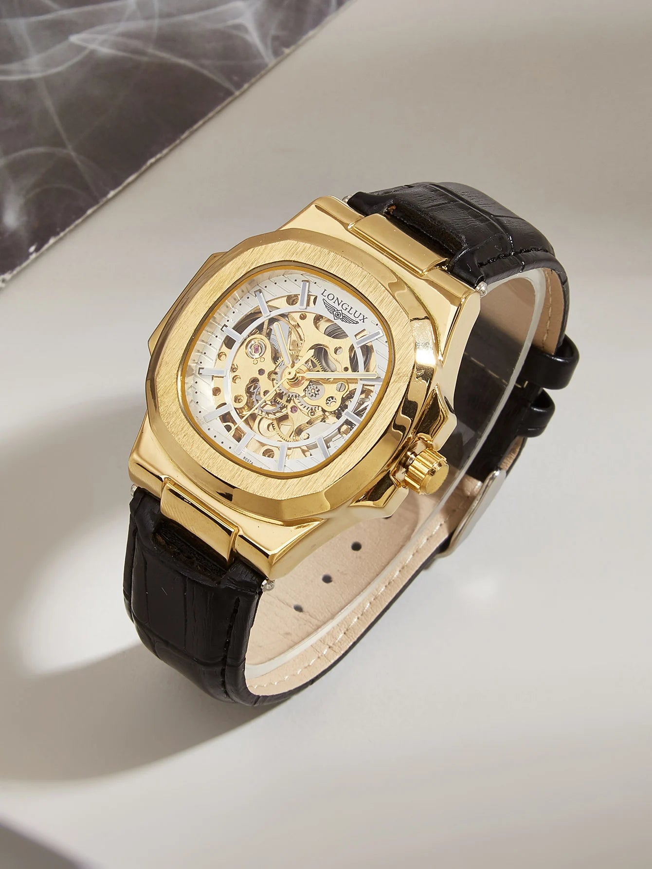 Reloj con movimiento suizo