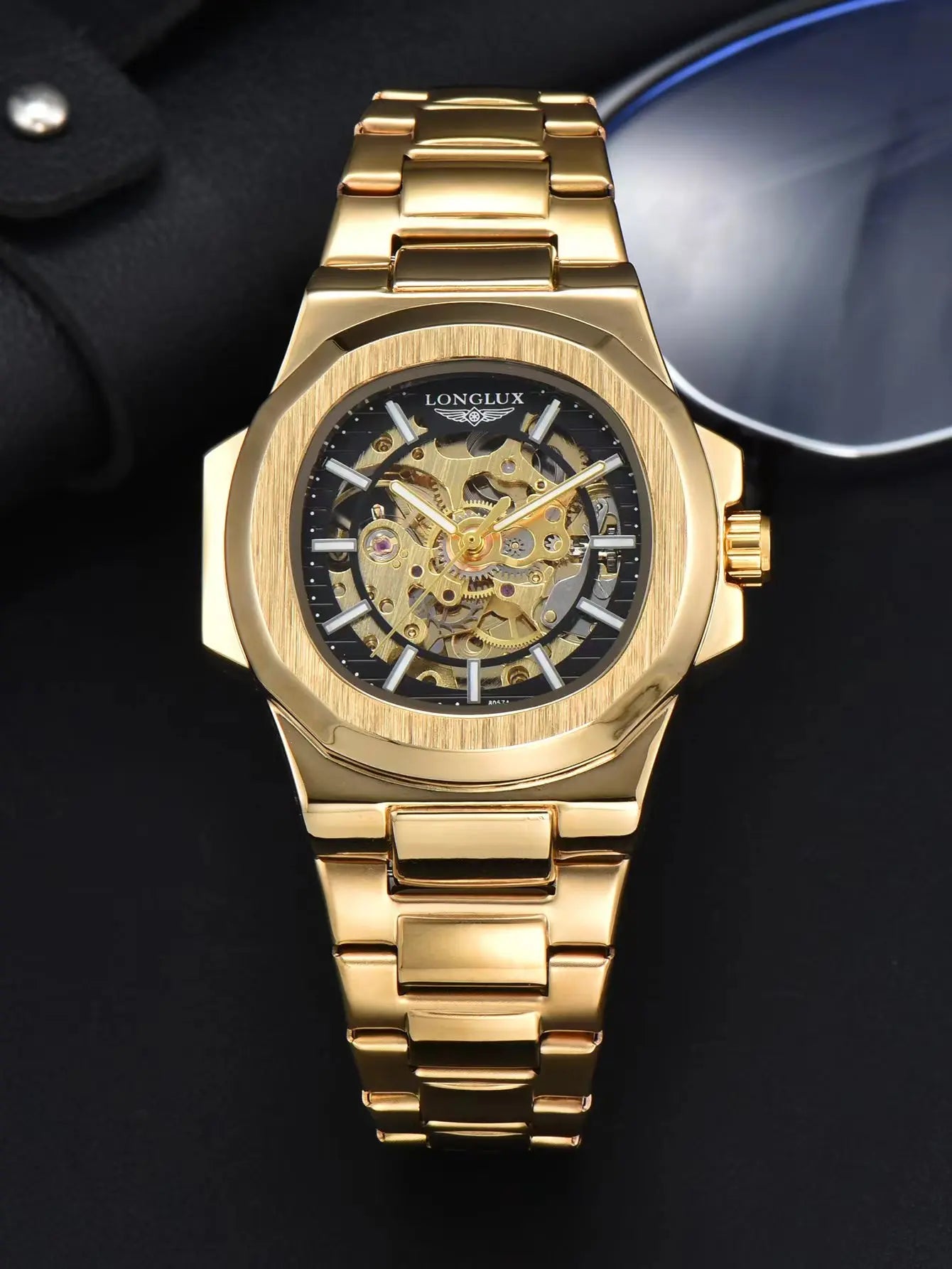 Reloj con movimiento suizo