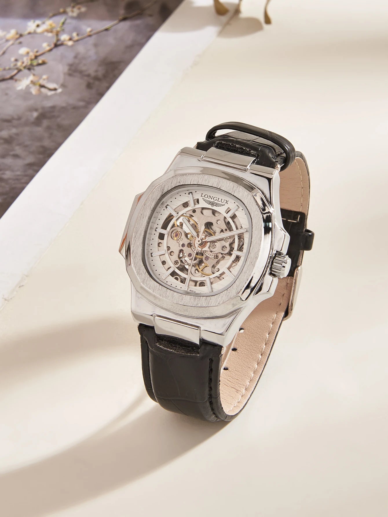 Reloj con movimiento suizo
